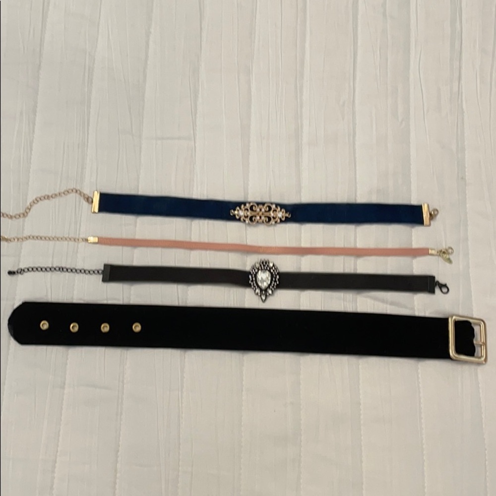 4 Chokers